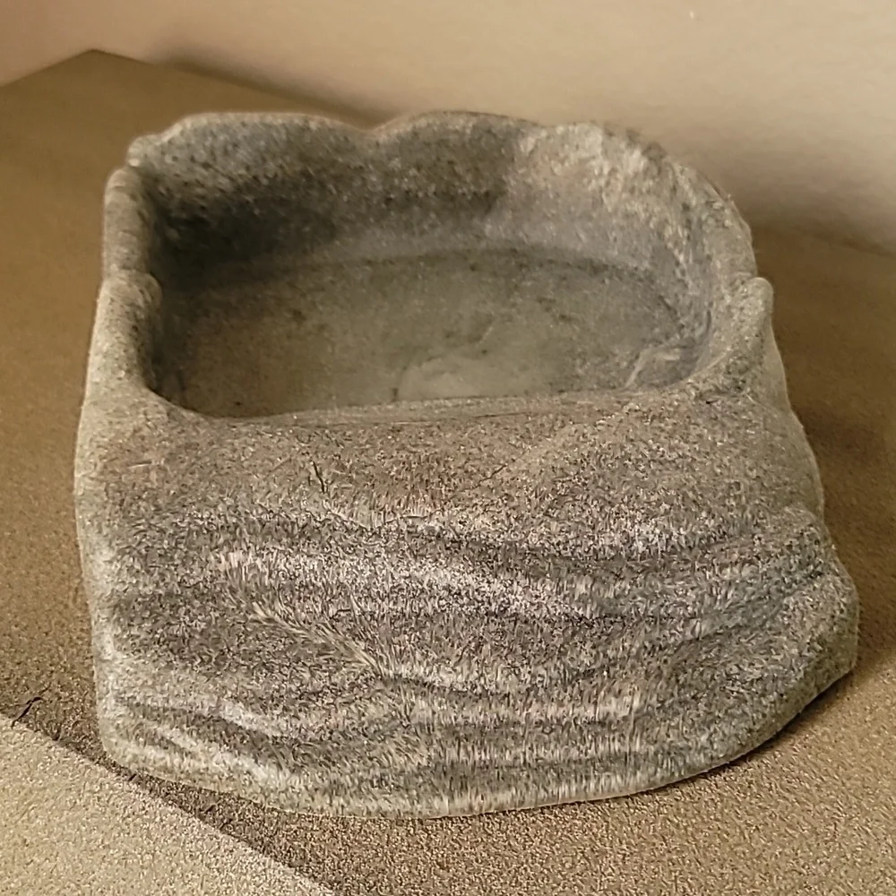 ZOOMED Large Repti Ramp Water Soaking Dish. 10